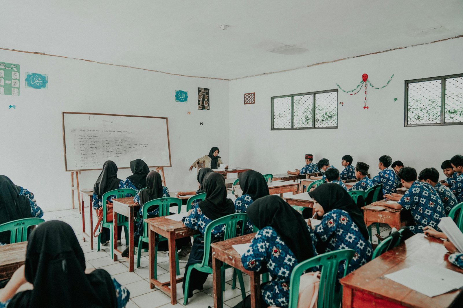 Guru Mengikuti Pelatihan Pembelajaran Digital